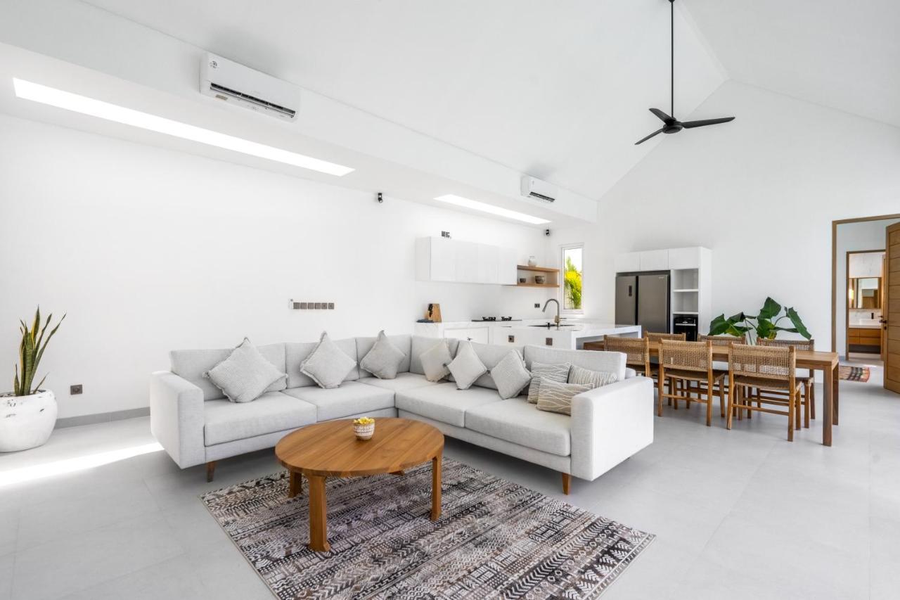 Casa Blanca Villa By Betterplace Uluwatu Exteriör bild