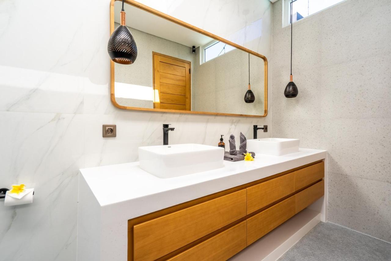 Casa Blanca Villa By Betterplace Uluwatu Exteriör bild