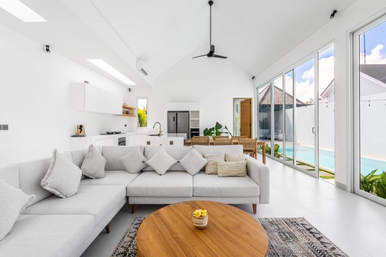 Casa Blanca Villa By Betterplace Uluwatu Exteriör bild