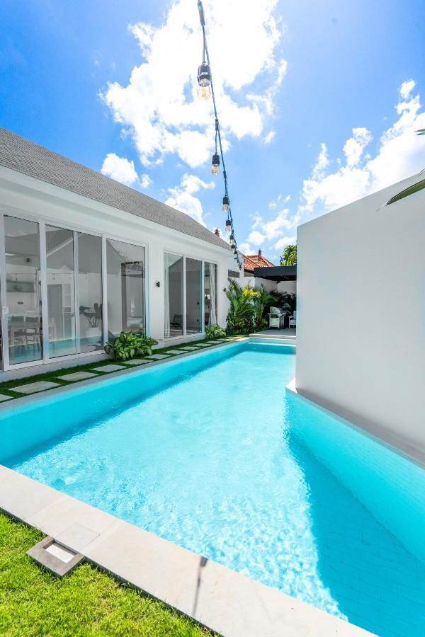 Casa Blanca Villa By Betterplace Uluwatu Exteriör bild